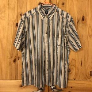 Men’s shirt sleeve button up